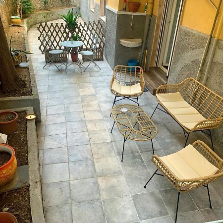 La Casa Di Alice Bed & Breakfast ซาแลร์โน ภายนอก รูปภาพ